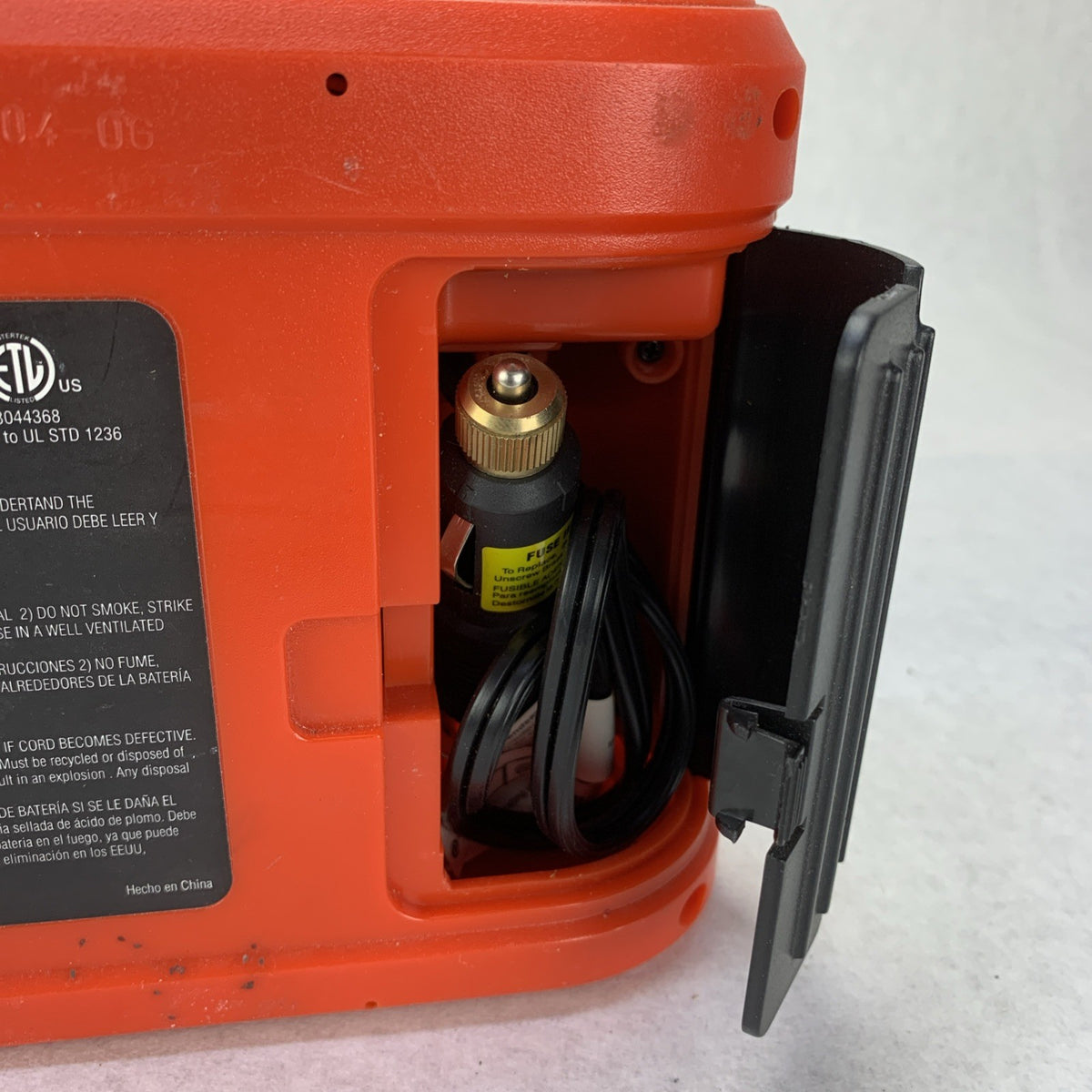 Black and Decker Simple Start Portable Battery Booster BB7P6