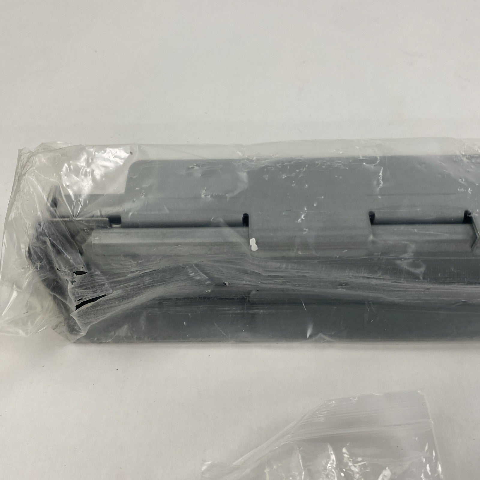 Eaton 610-D0620-00 UPS Mount Sliding Rail Kit5