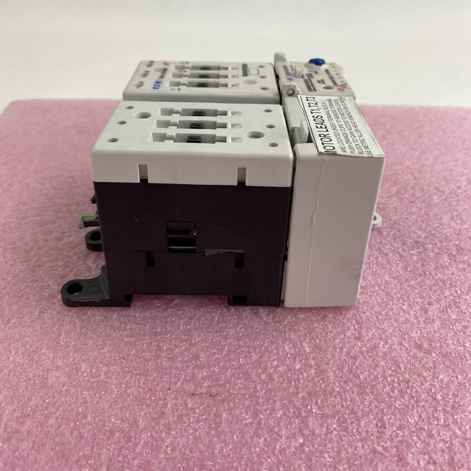 Eaton E04NB18X3N Contactor with Relay E06NBXRG3A 3