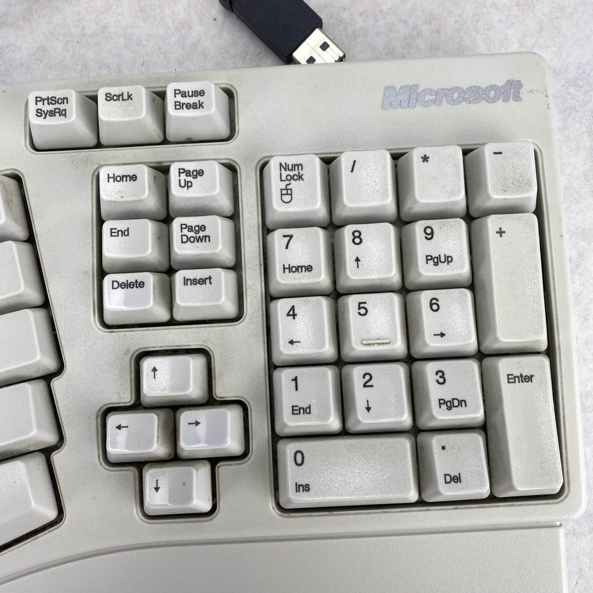 Microsoft X08-73009-01 Ergonomic Wired Keyboard w/ USB Adapter - Tested9