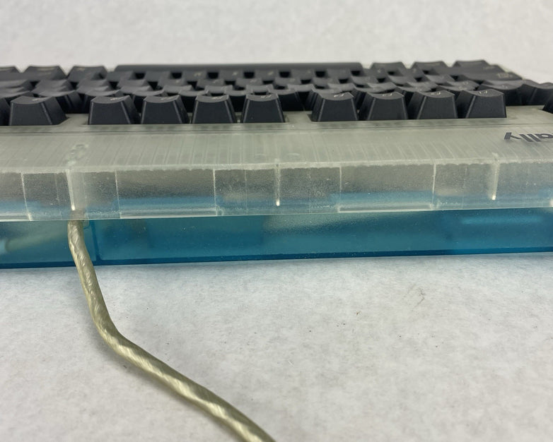 Macally iKey Wired USB Keyboard