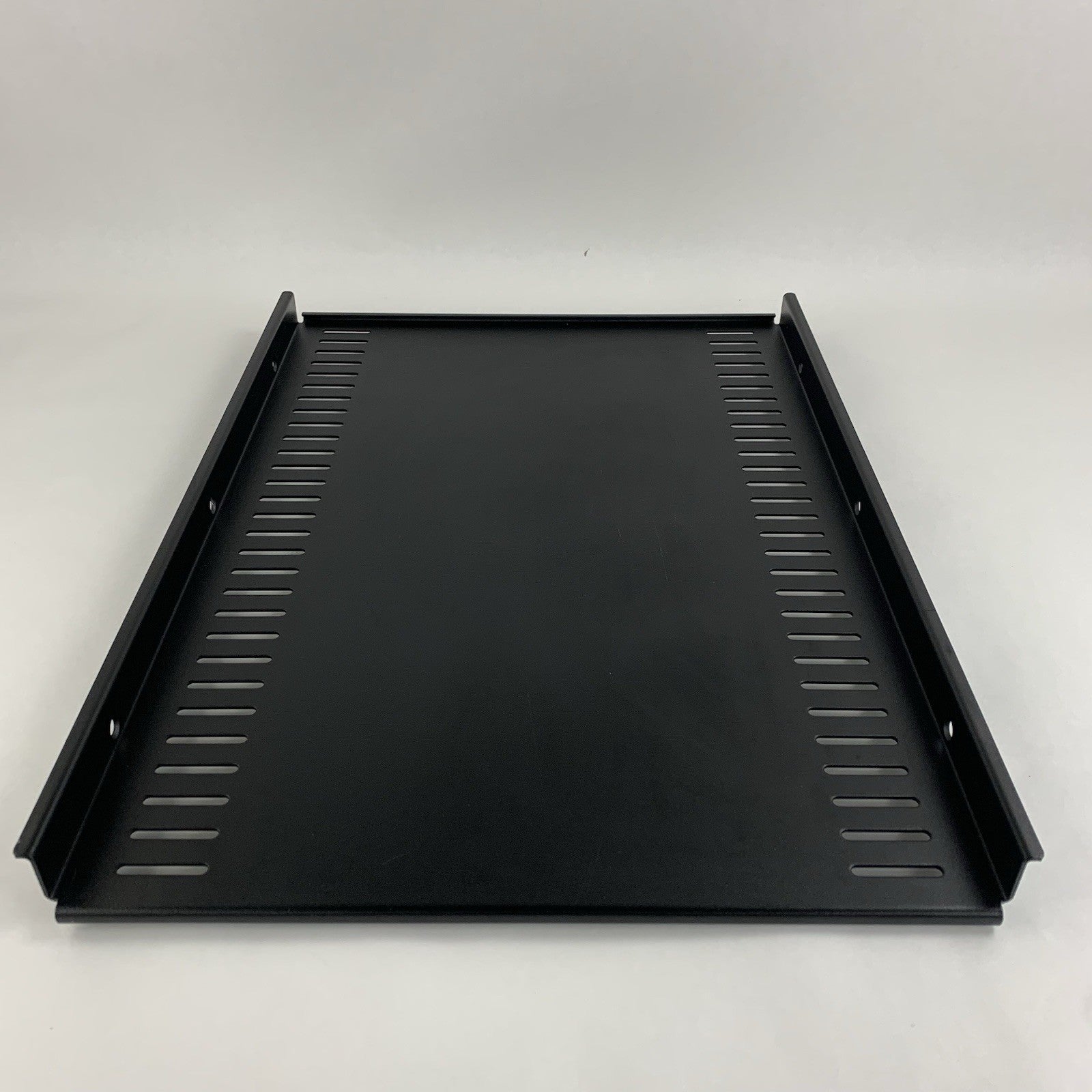 APC AR8122BLK Vented Fixed Server Rack Shelf 19"1