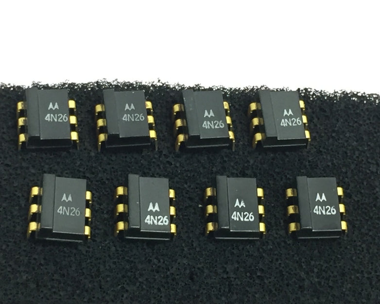 Motorola 4N26 6-Pin DIP Optoisolators Transistor Output   Lot of 8   NOS