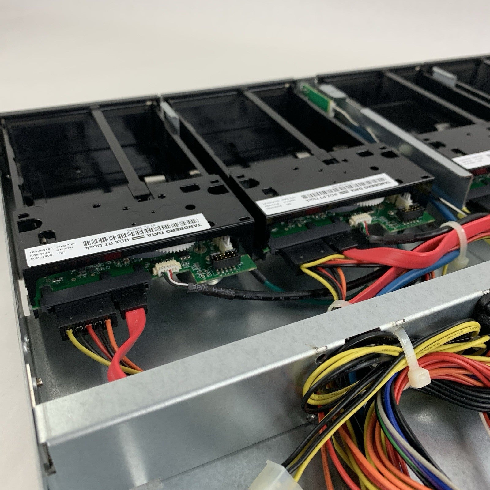 Tandberg RDX Quikstation 4 RMN-A-01-14 Desktop StorageLoader No HDD No OS11