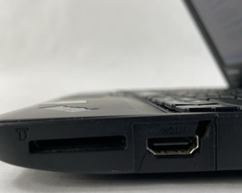 Lenovo ThinkPad X140e 11.6" AMD A4-5000 1.50 GHz 4 GB RAM No SSD/OS/AC