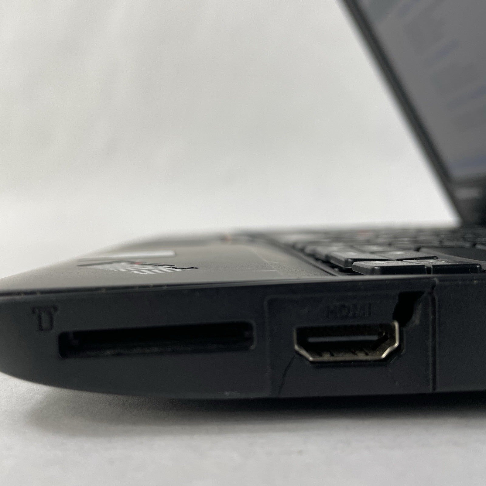 Lenovo ThinkPad X140e 11.6" AMD A4-5000 1.50 GHz 4 GB RAM No SSD/OS/AC8