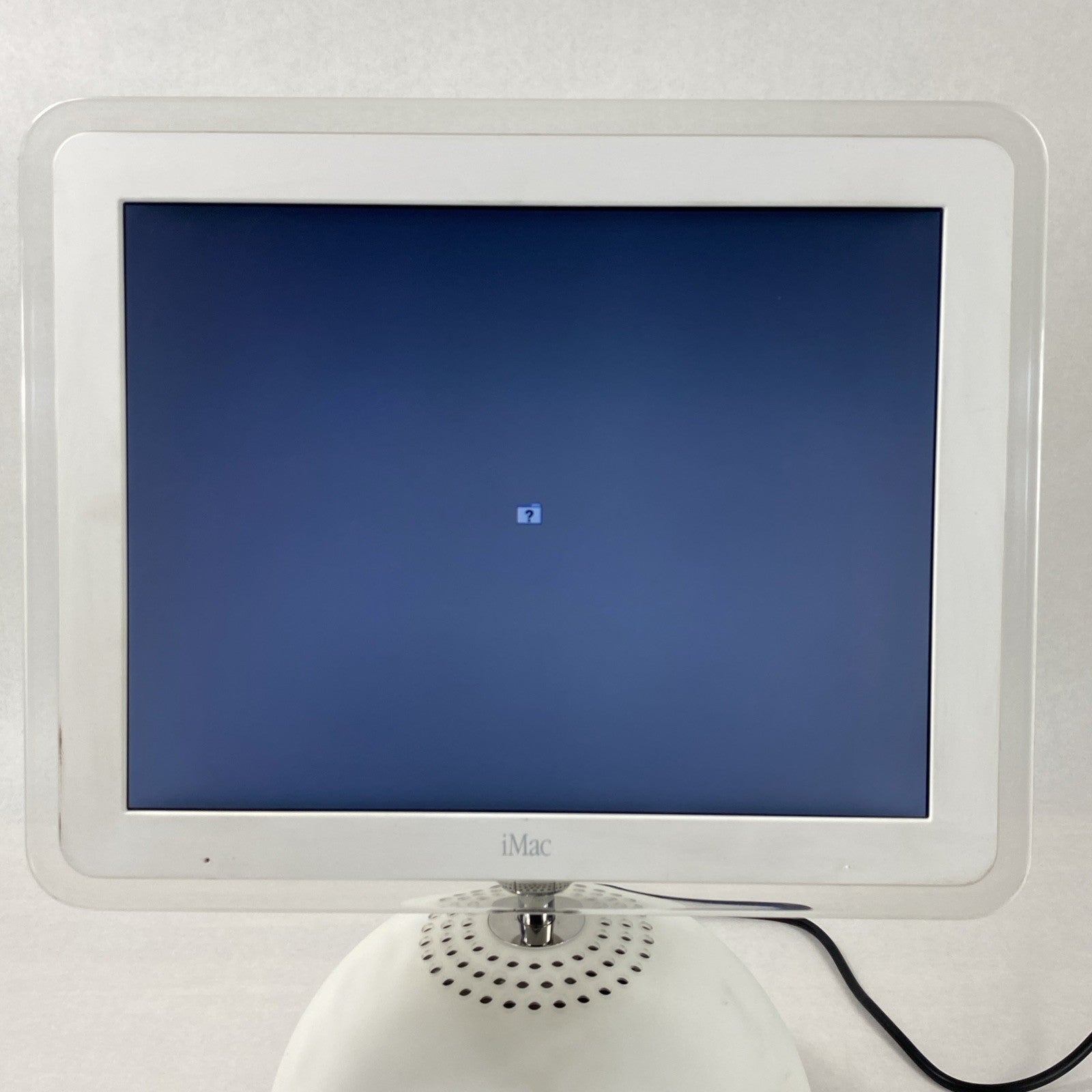 Apple M6498 iMac G4 / 800 15" 2002 PowerPC G4 2.10 GHz 768 MB RAM No HDD No OS