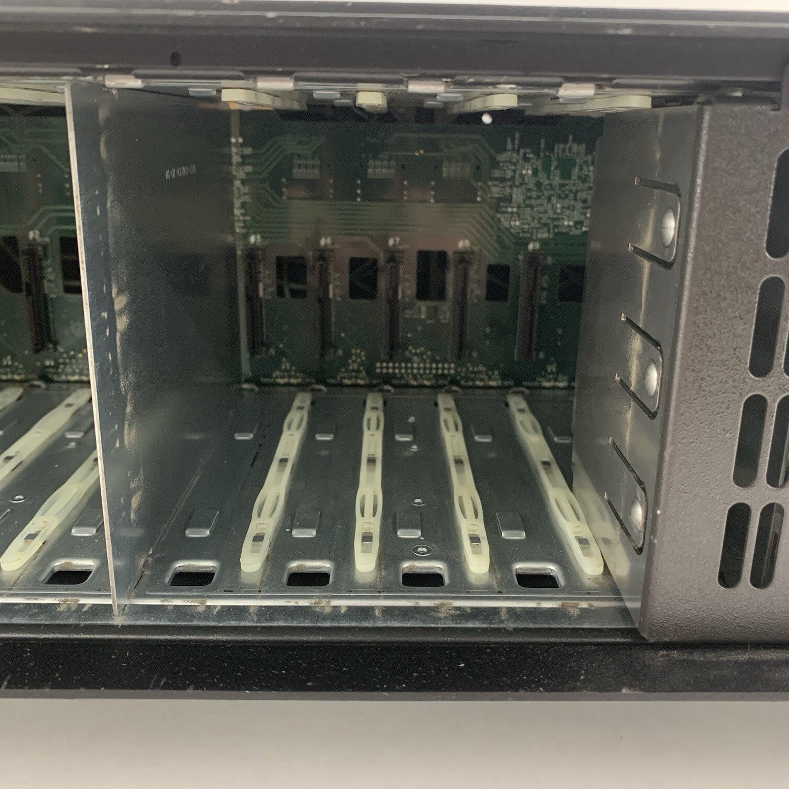 Data Domain DD510 S5000PSL Array 1x Intel Xeon 5110 1.6GHz 4GB RAM No OS/HDD5