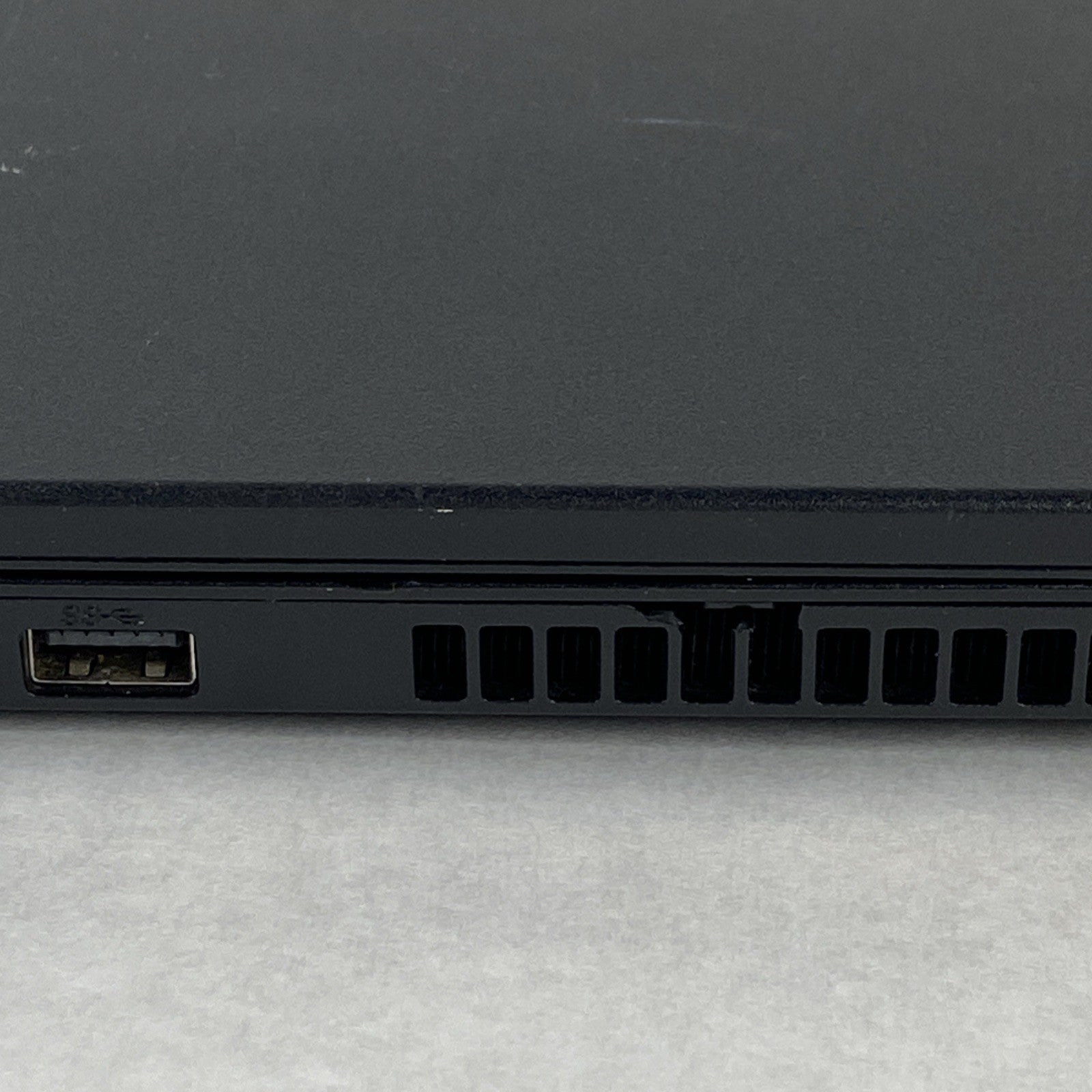 Lenovo ThinkPad L490 Intel Core i5-8265U 1.60 GHz 8 GB RAM 14.0" No HDD No OS