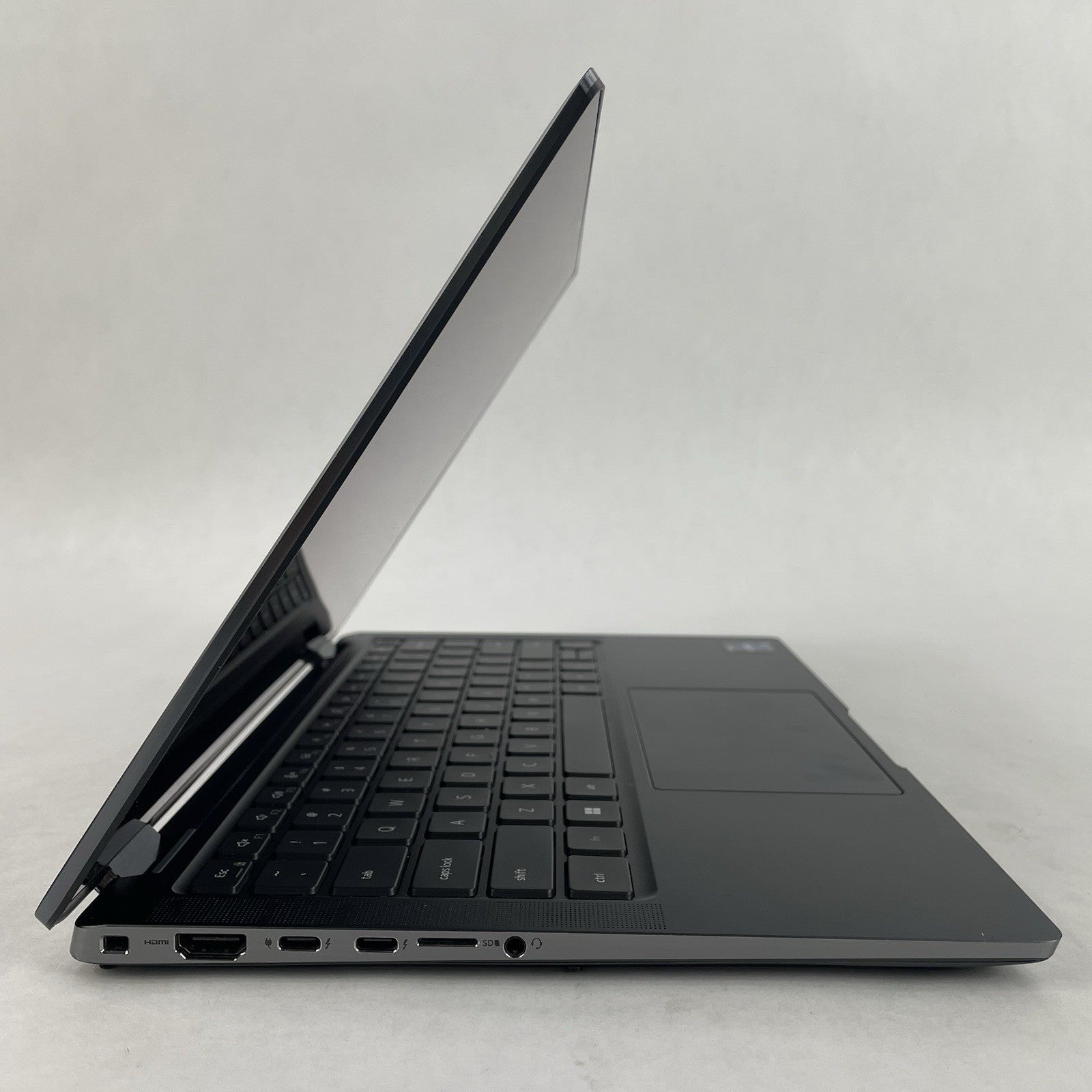 Dell Latitude 9430 14" i7-1265U 3.86 GHz 16 GB RAM No SSD/OS/AC - Bad Bottom4