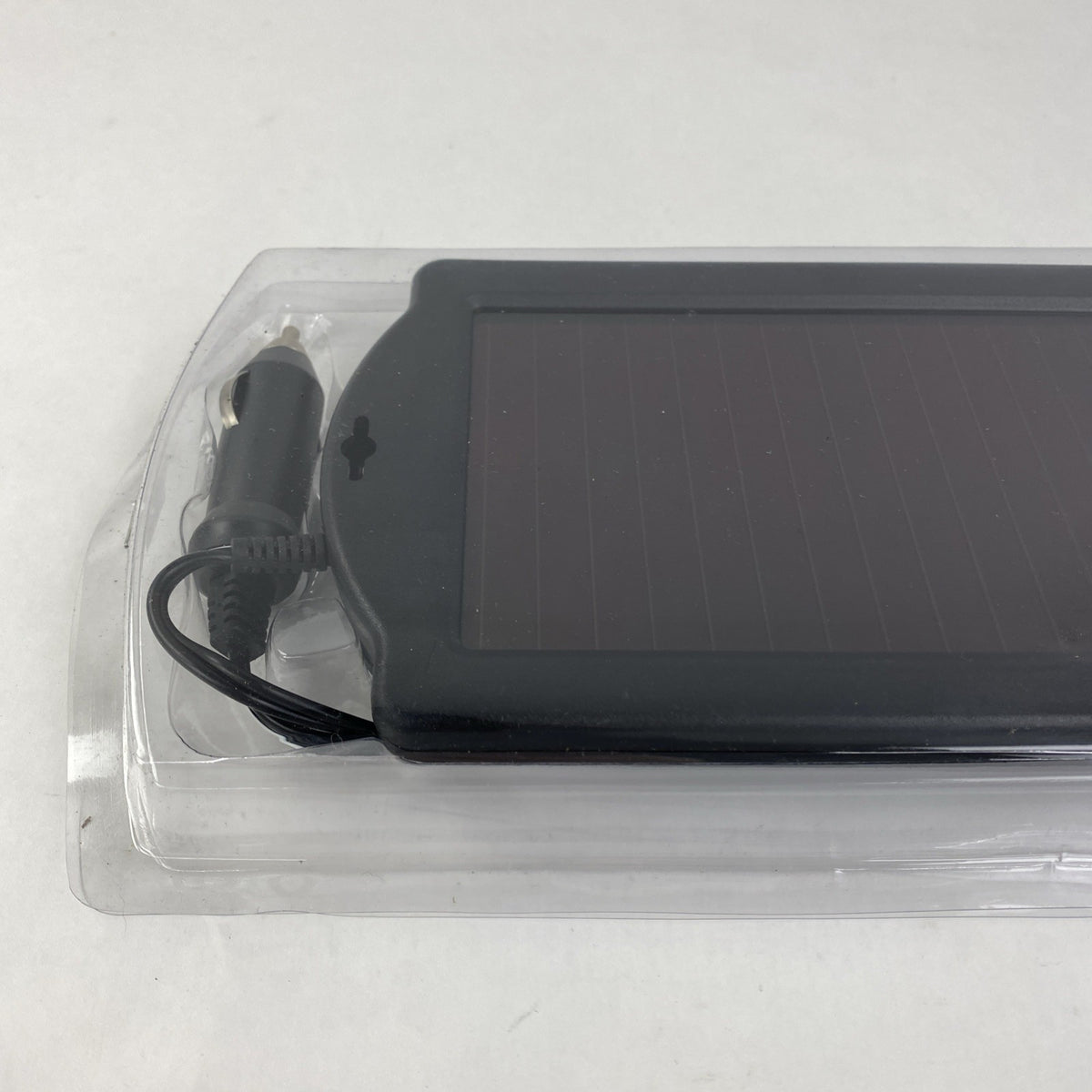 Thunderbolt Magnum 1.5W Solar Battery Charger Untested7