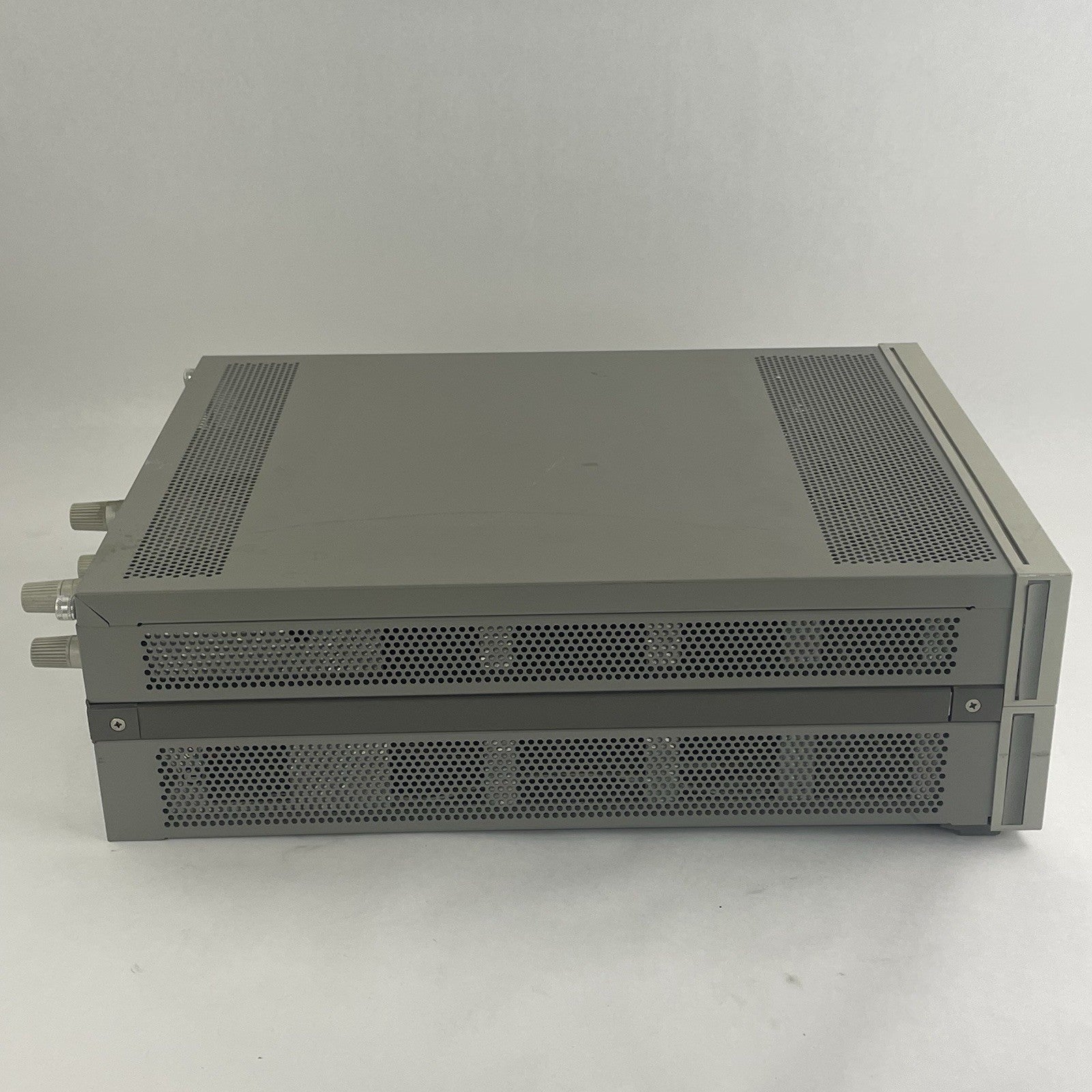 Agilent N3300A Electronic Load Mainframe 3x N3304A Module May Need Calibration4
