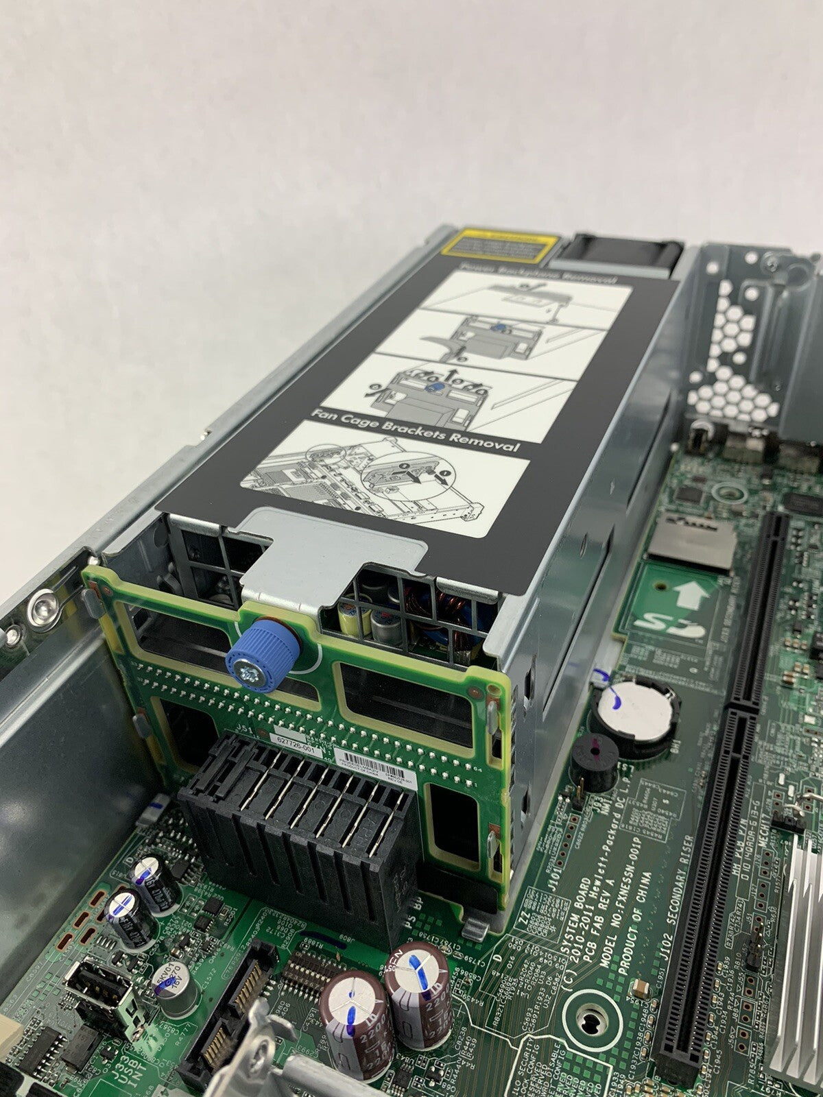 HP ProLiant DL 380p Gen8 2x Xeon E5-2620 2.0 GHz 96 GB RAM No HDD No OS