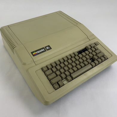 Apple IIe A2S2064 Vintage Personal Computer - Tested Missing Keys