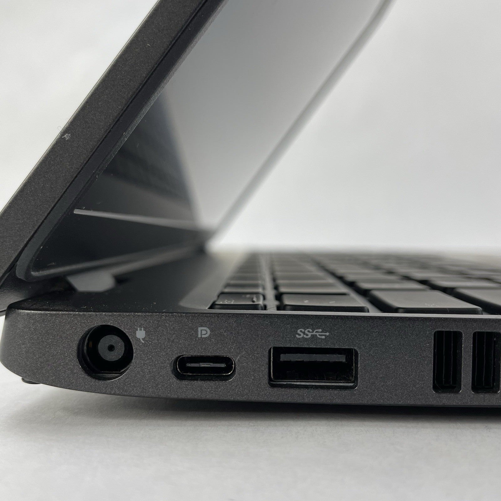 Dell Latitude 5500 15.6" i5-8365U 1.60 GHz 8 GB RAM No SSD/OS/AC - READ6