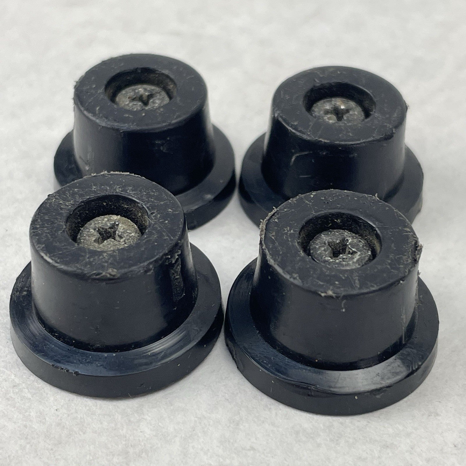 Sansui 441 Feet and Screws0