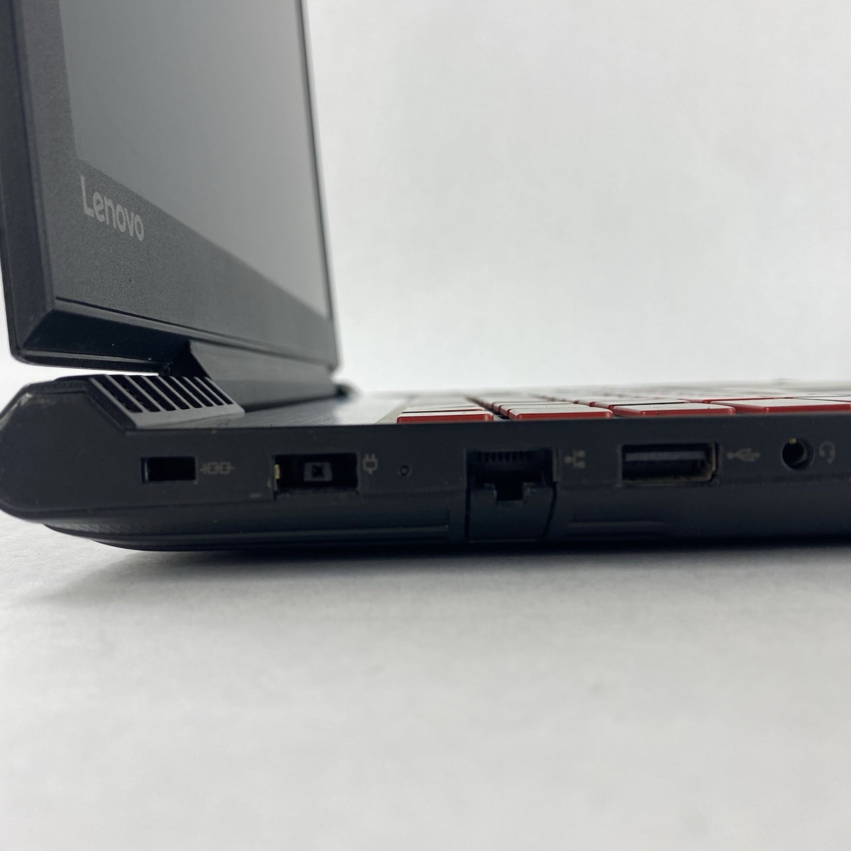 Lenovo Legion Y520-15IKBM 15.6" i7-7700HQ 2.80GHz 16GB RAM RTX 1060 No SSD/OS/AC8