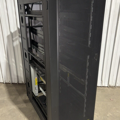 IBM 7014/7015/7017 00P1896 36U Server Rack Cabinet Missing Side Panel
