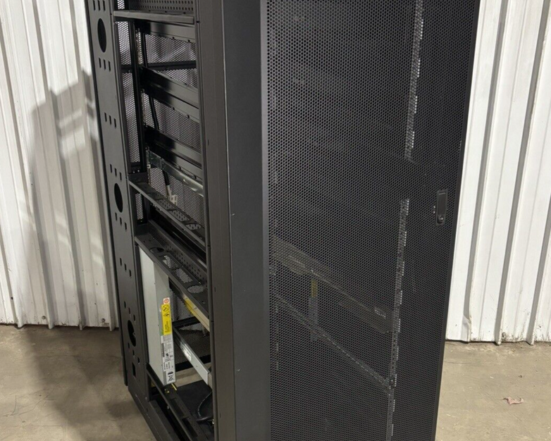 IBM 7014/7015/7017 00P1896 36U Server Rack Cabinet Missing Side Panel
