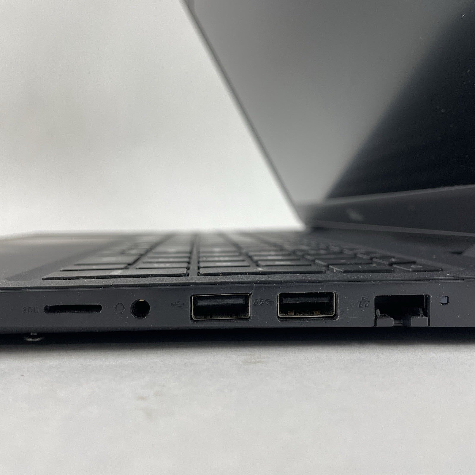 Dell Latitude 3510 15.6" i7-10510U 1.80 GHz 8 GB RAM No SSD/OS/AC7