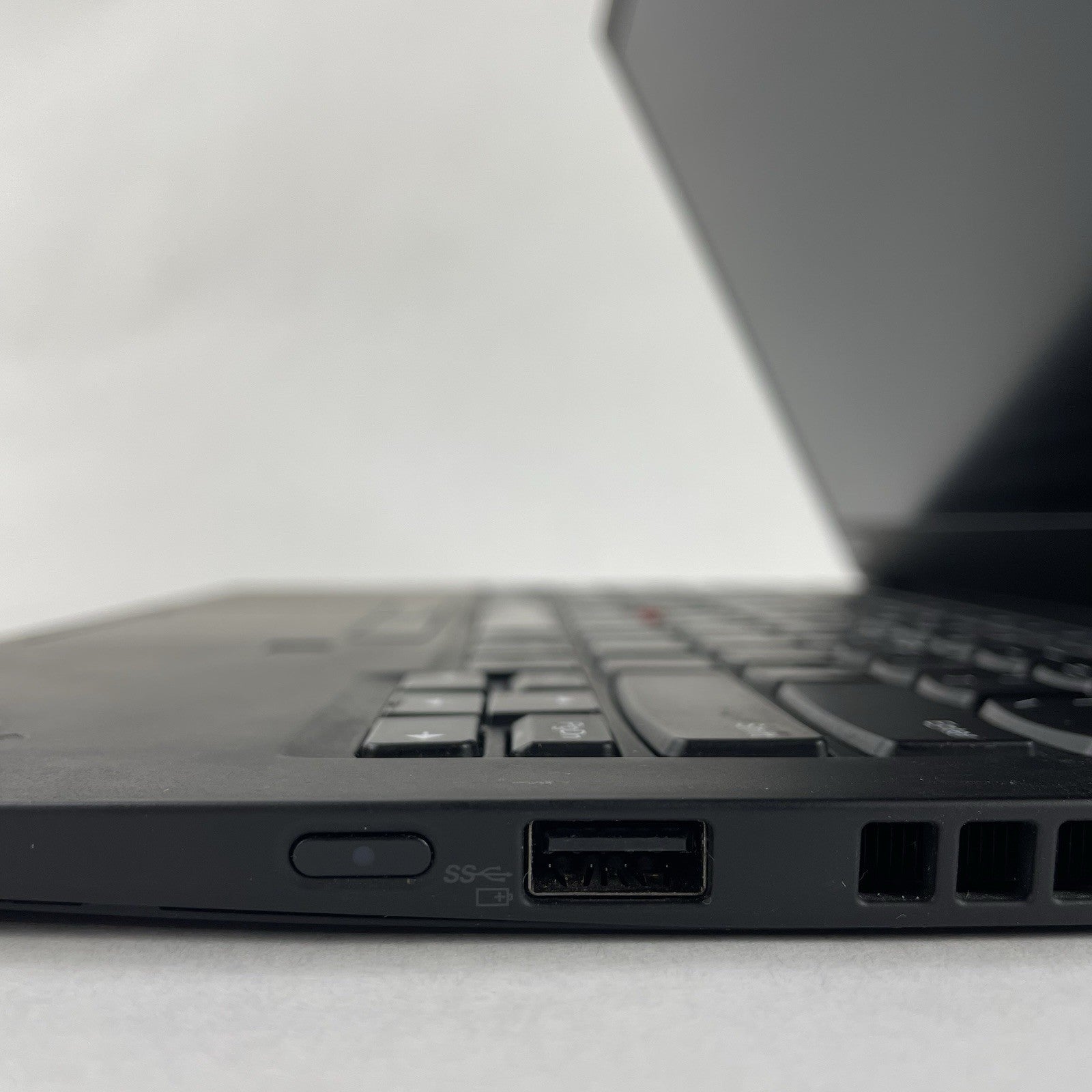 Lenovo ThinkPad X1 Carbon 7Gen i7-8565U 1.80 GHz 16 GB RAM No SSD/OS/AC/Batt6