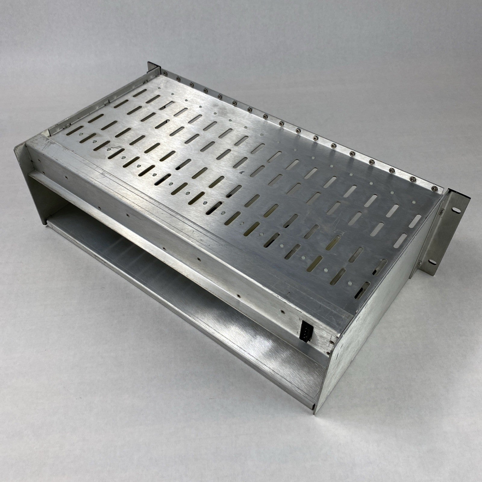 Fiber Options 517R 17 Slot Card Cage Rack Chassis