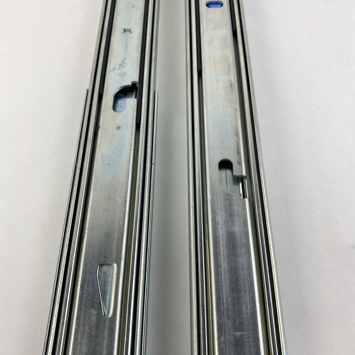 Dell N921J 31.5" Sliding Server Rails for 42U Server Rack11