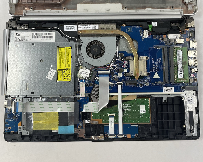 HP 15-da0073ms 15.6" i5-7200U 2.50 GHz 8 GB RAM No SSD/OS/Battery - Bad Bottom