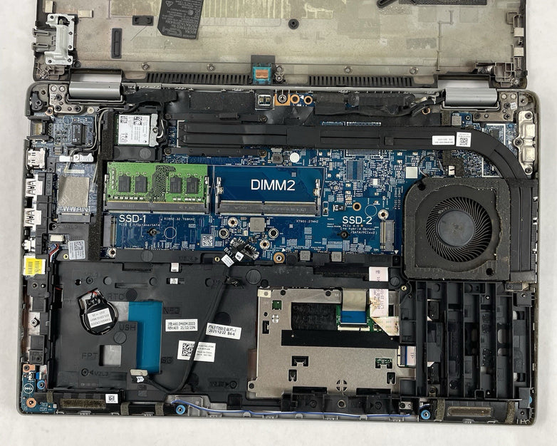 Dell Latitude 5520 15.6" i5-1135G7 2.40GHz 8GB RAM No SSD/OS/AC/Batt - Bad Port