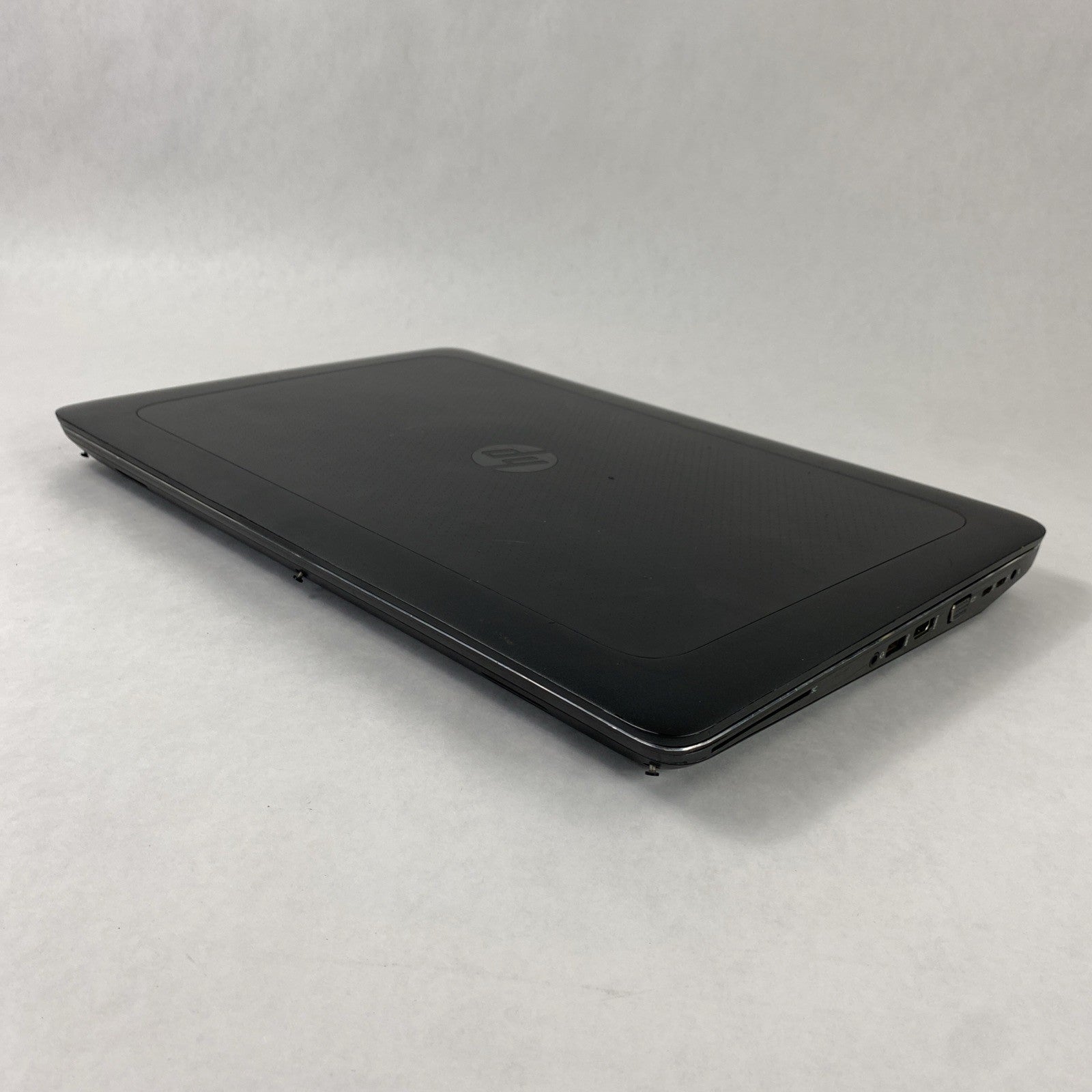 HP ZBook 17 G3 17.3" Xeon E3 1535M v5 2.90 GHz 16 GB RAM No SSD/OS/AC/Batt- READ10