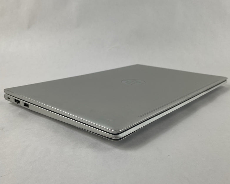 HP ProBook 450 G8 15.6" i5-1135G7 2.40 GHz 8 GB RAM No SSD/OS/AC - Bad Bottom