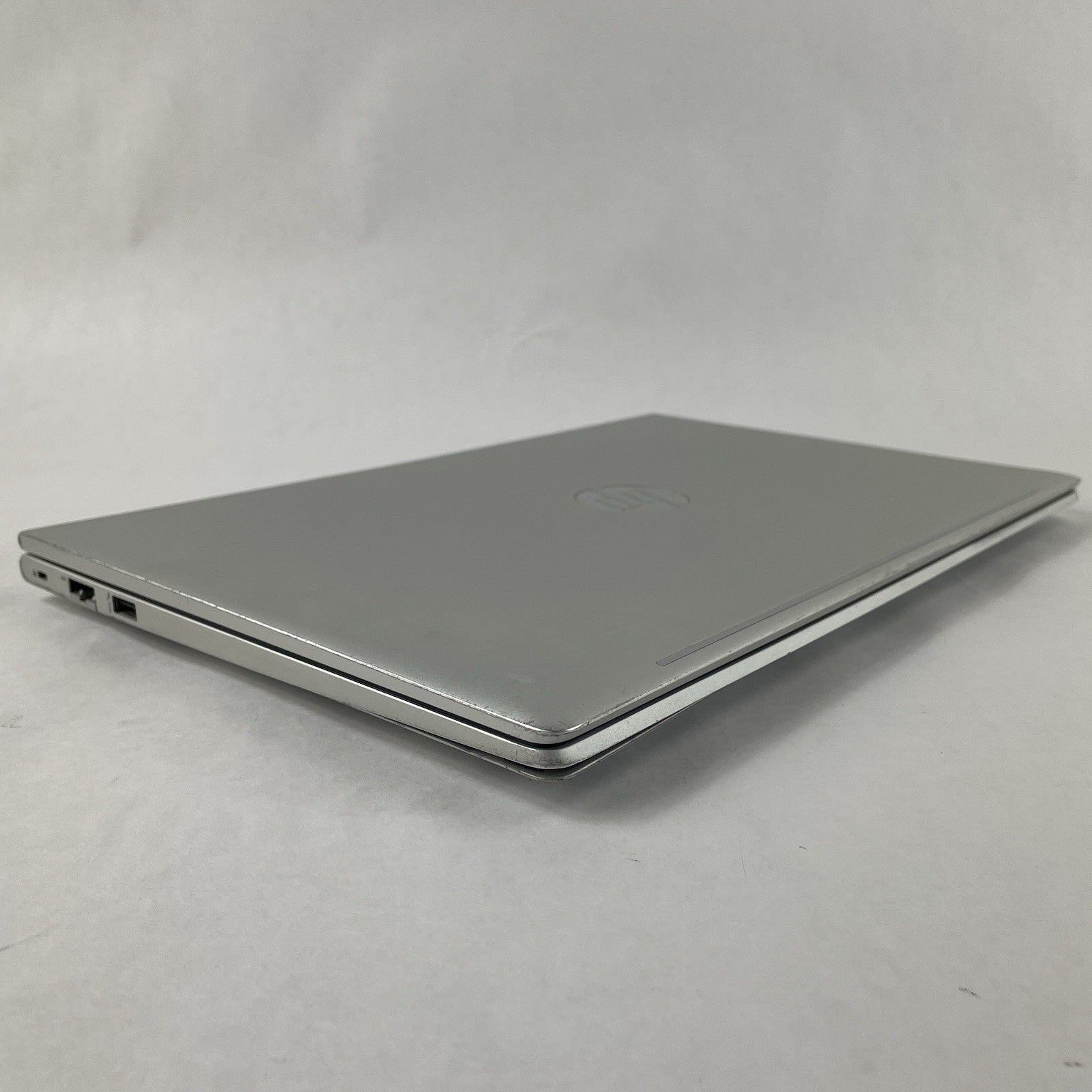 HP ProBook 450 G8 15.6" i5-1135G7 2.40 GHz 8 GB RAM No SSD/OS/AC - Bad Bottom8
