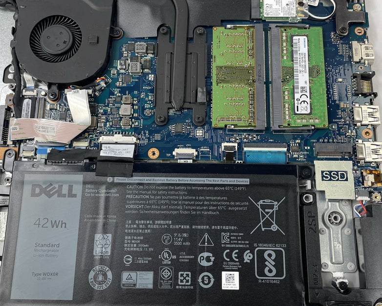 Dell Inspiron 5570 15.6" i7-8550U 1.80 GHz 12 GB RAM No SSD/OS/AC