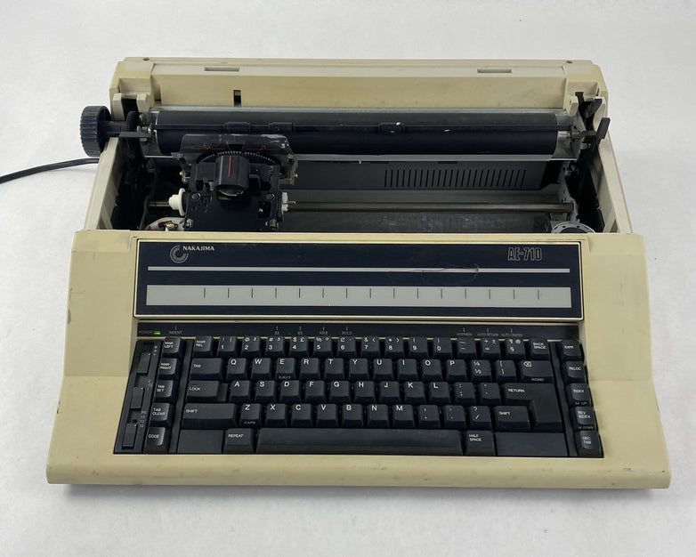 Nakajima AE-710 Electronic Typewriter Power Tested No AC Adapter Missing Lid