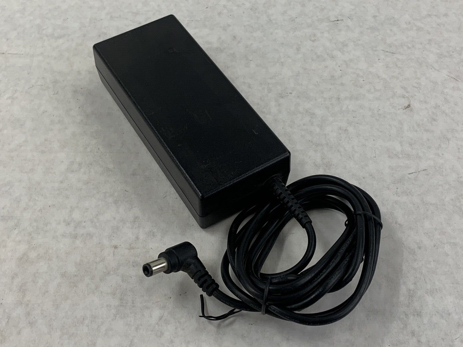 (Lot of 2) HP PA-1121-42HS Laptop Charger 18.5V 60Hz 6.5A 579799-001