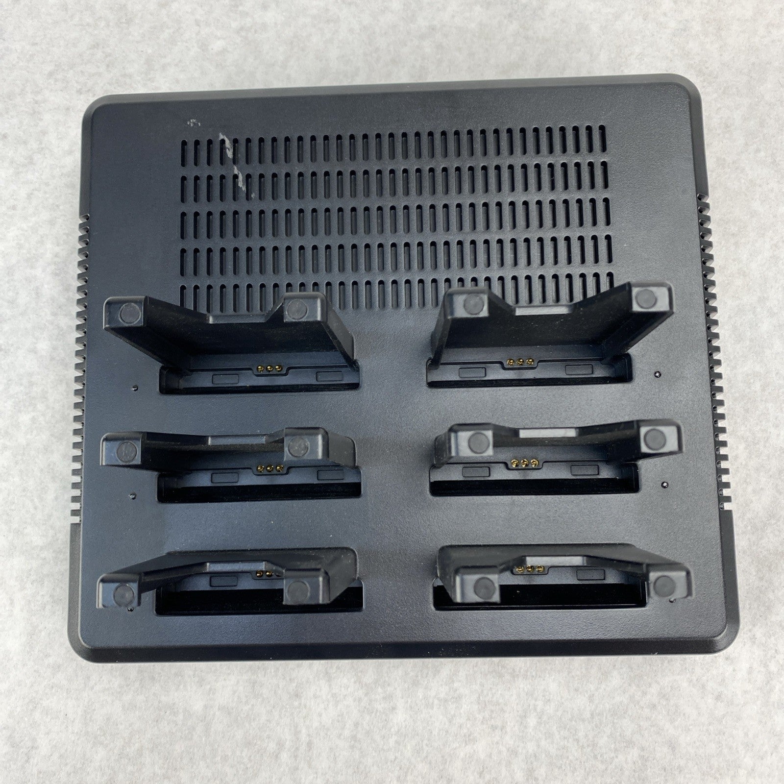 Cisco CP-840-BAT-MCHR  6-bay Battery Charger.3