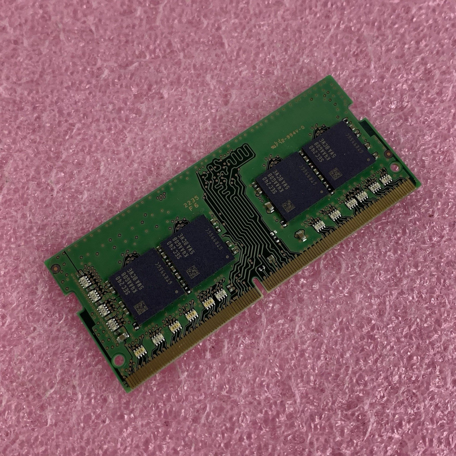 Samsung M471A2G43AB2-CWE  16 GB DDR4 SO-DIMM PC4-3200 260-Pin Laptop Memory Ram4