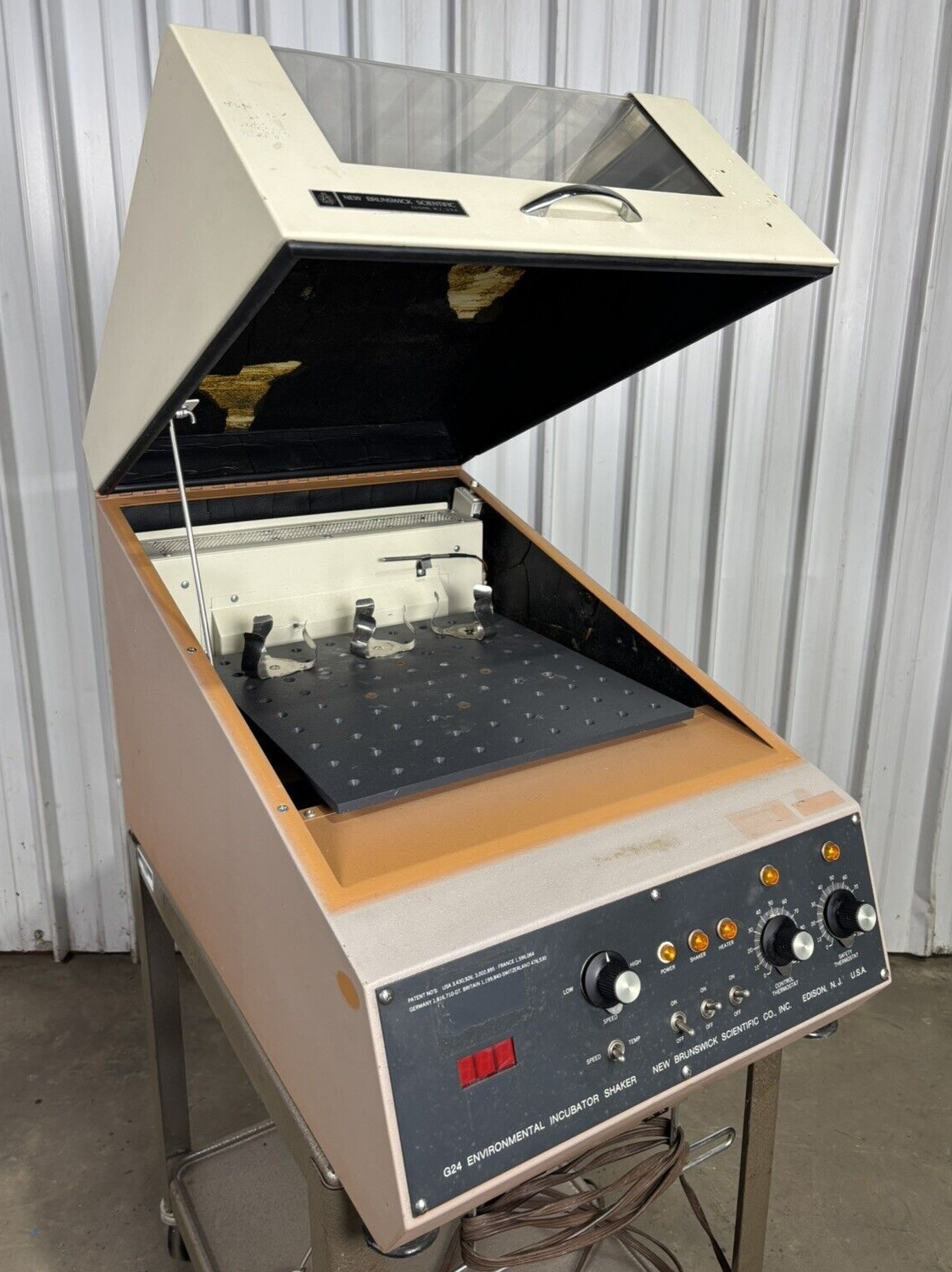 New Brunswick G-24 Environmental Incubator Orbital Shaker G24 Powers On