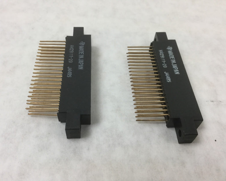 Texas H425111-20 Connector Receptacle, (Lot of 2) NEW