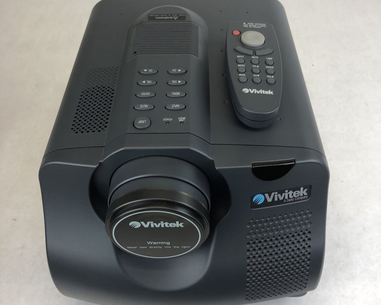 Vintage Vivitek Voyager A400 LCD Projector 407H:20 750 Lumens With Remote
