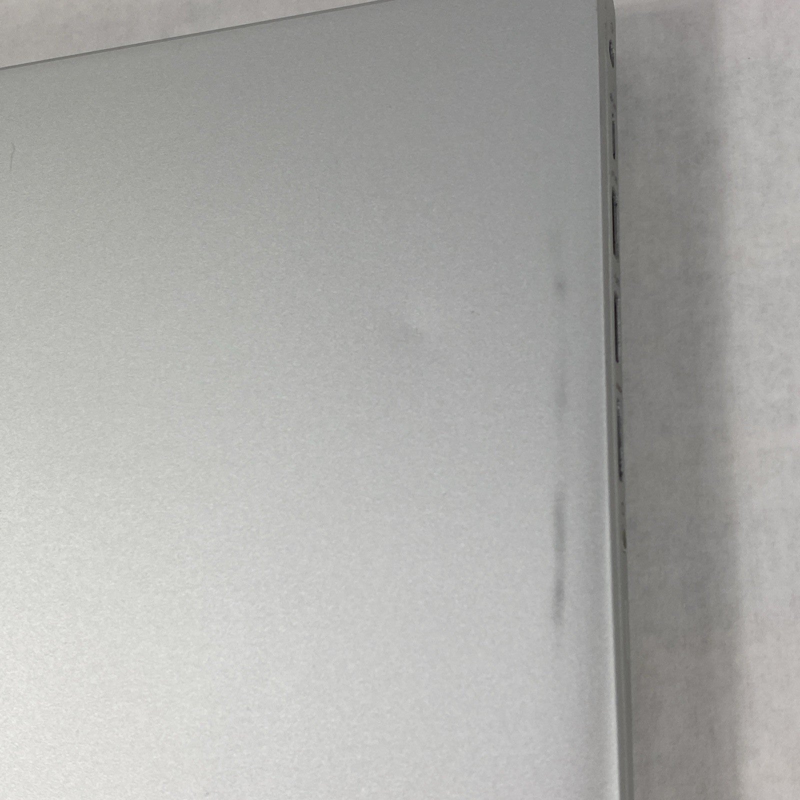 HP EliteBook 655 G10 AMD Ryzen 7 Pro 7730U 2.00 GHz 16GB RAM 15.6" No HDD No OS