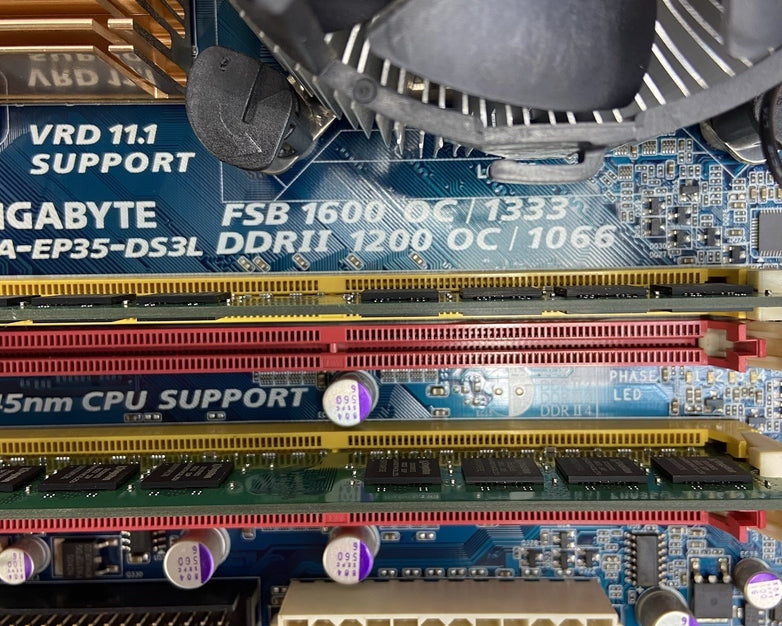 Gigabyte EP35-DS3L Motherboard Intel Core 2 Quad Q6600 2.4GHz 2GB RAM w/Shield