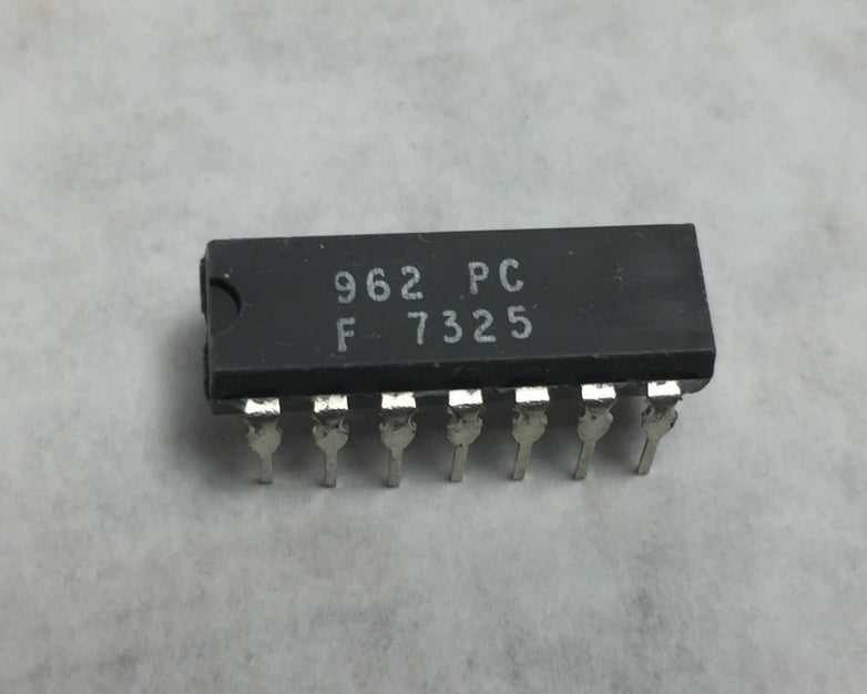 Fairchild 962 PC Integrated Circuit  Lot of 6 NOS