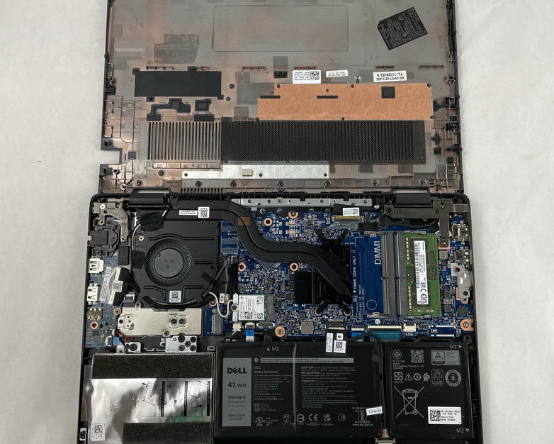 Dell Latitude 3420 14" i5-1145G7 2.60 GHz 8 GB RAM No SSD/OS/AC - Scratched