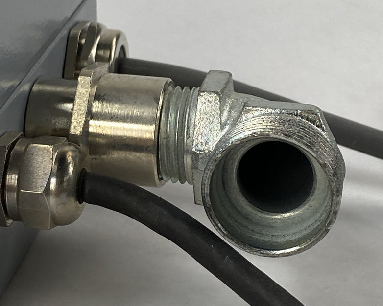 Vaisala HMP233 Humidity and Temperature Transmitter D2A1A2AA32A2B1A w/ Probe