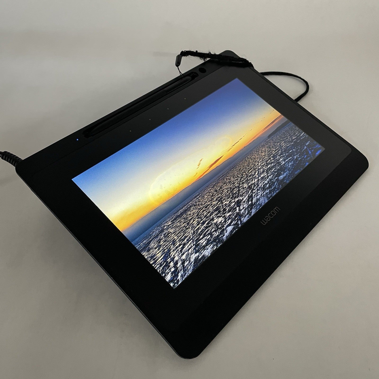 Wacom DTU-1141B 10.1" FHD Drawing Tablet - Damaged Screen / No Cord Cover1