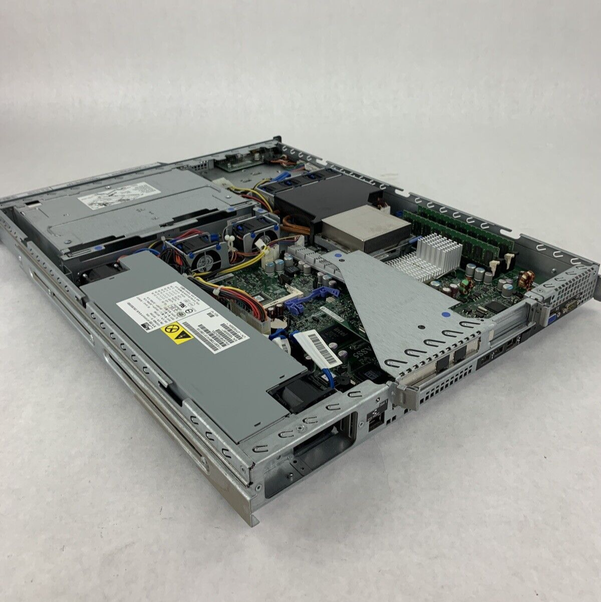 Cisco MCS 7800 4194 Core 2 Quad Q9400 2.66 GHz 8 GB RAM No OS No HDD