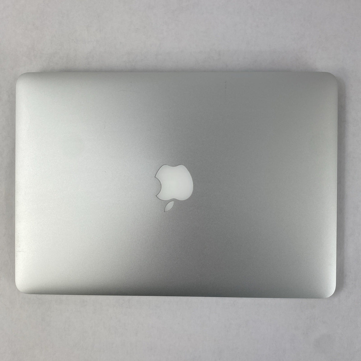 Apple MacBook Pro A1502 2015 Retina 13" 2.70 GHz i5 8 GB RAM 250GB SSD os11.7.1010