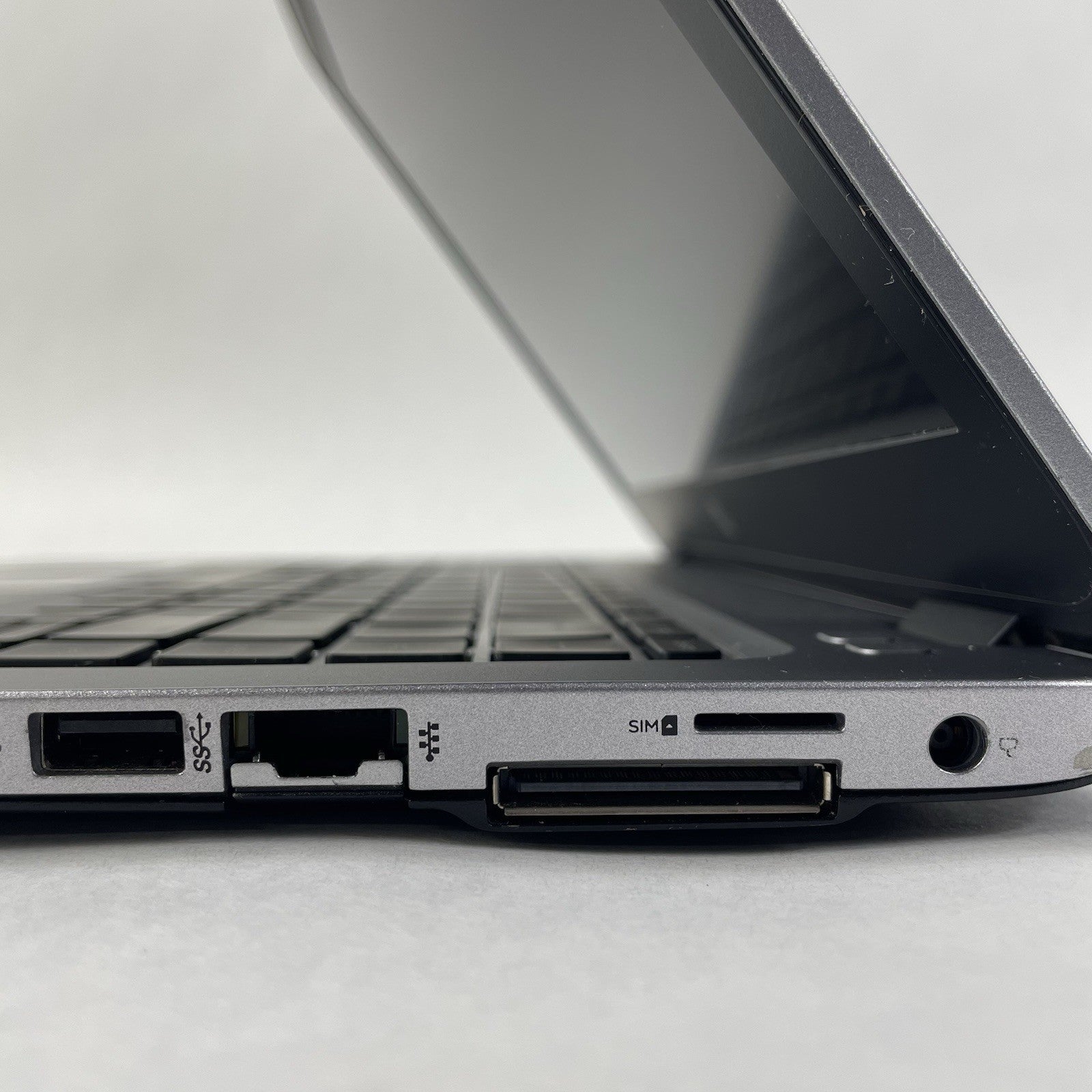 HP EliteBook 840 G3 15.6" i5-6300U 2.40 GHz 8 GB RAM No SSD/OS/AC/Battery7