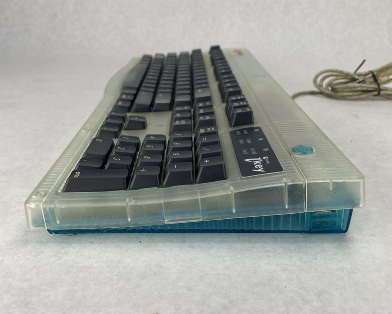 Macally iKey Wired USB Keyboard